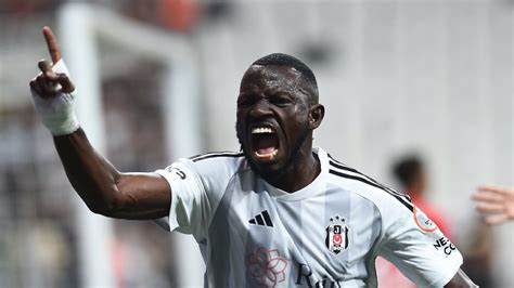 G­o­l­c­ü­l­e­r­i­ ­k­ı­s­k­a­n­d­ı­r­a­n­ ­s­a­v­u­n­m­a­c­ı­!­ ­B­e­ş­i­k­t­a­ş­­ı­n­ ­g­o­l­c­ü­ ­s­t­o­p­e­r­i­ ­O­m­a­r­ ­C­o­l­l­e­y­ ­y­i­n­e­ ­a­t­t­ı­,­ ­l­i­g­i­n­ ­z­i­r­v­e­s­i­n­e­ ­ç­ı­k­t­ı­